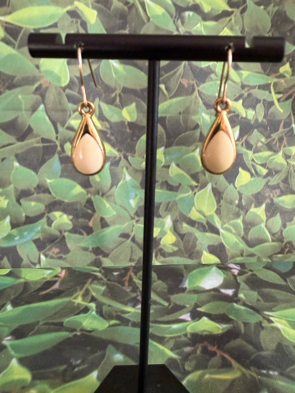 VTG Signed Monet Gold Cream Enamel Teardrop Earrings 1980s Modernist Dangle